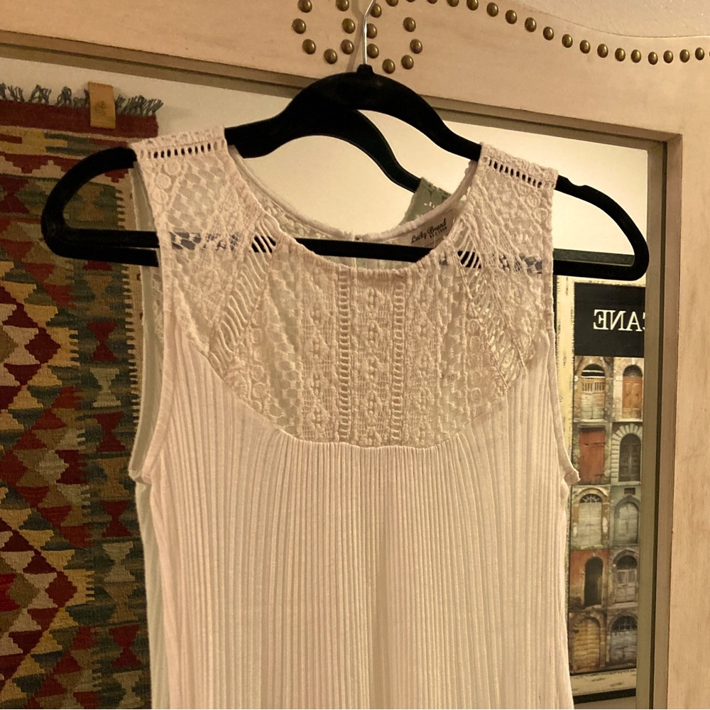 Lucky Brand Button Back Sleeveless Blouse. Size Small